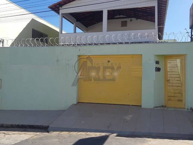 #3325 - Casa para Venda em Montes Claros - MG