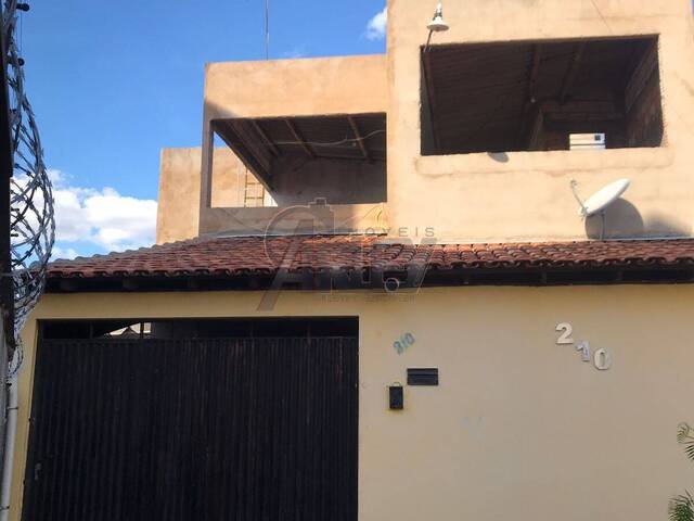 #3908 - Casa para Venda em Montes Claros - MG