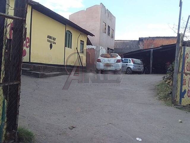 #4248 - Casa para Venda em Montes Claros - MG - 1