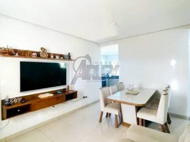 #4336 - Apartamento Usado para Venda em Montes Claros - MG - 3
