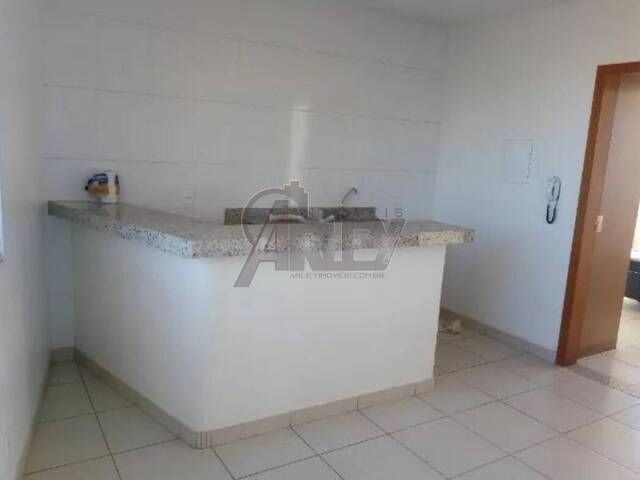 #4418 - Apartamento Usado para Venda em Montes Claros - MG - 1