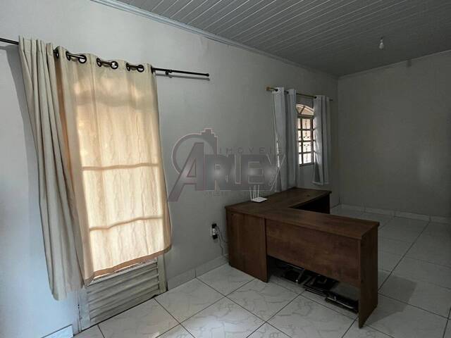 #4694 - Casa Usada para Venda em Montes Claros - MG - 2