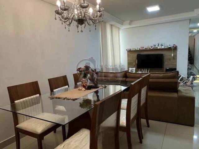 #4745 - Apartamento Usado para Venda em Montes Claros - MG - 2