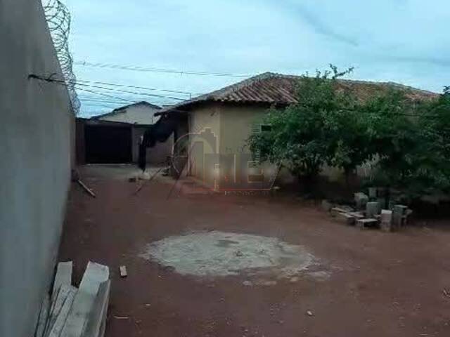 #4763 - Casa Usada para Venda em Montes Claros - MG - 2