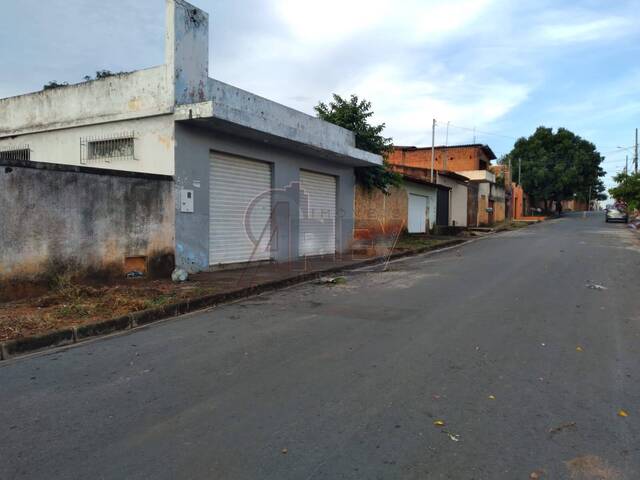 #4802 - Casa Usada para Venda em Montes Claros - MG - 2