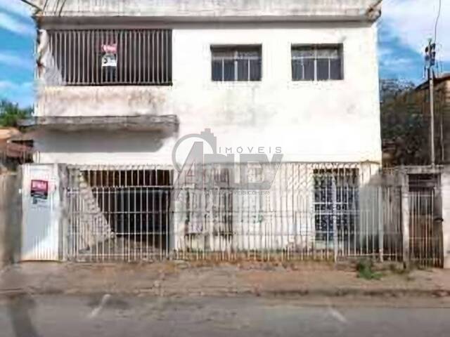 #4896 - Apartamento Usado para Venda em Montes Claros - MG - 1