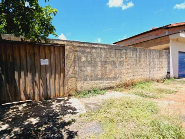 #4927 - Casa Usada para Venda em Montes Claros - MG - 2