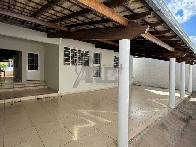 #5153 - Casa Usada para Venda em Montes Claros - MG - 2