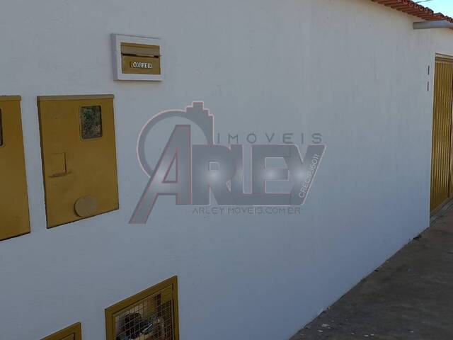 #5166 - Casa Usada para Venda em Montes Claros - MG - 2