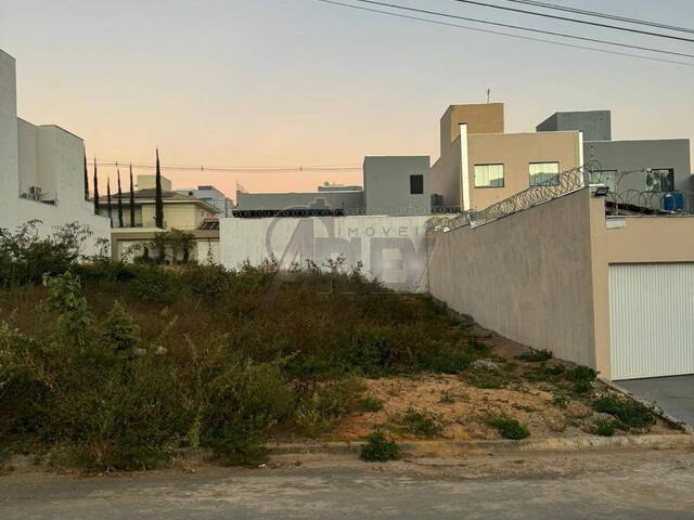 #5200 - Lote Particular para Venda em Montes Claros - MG - 2