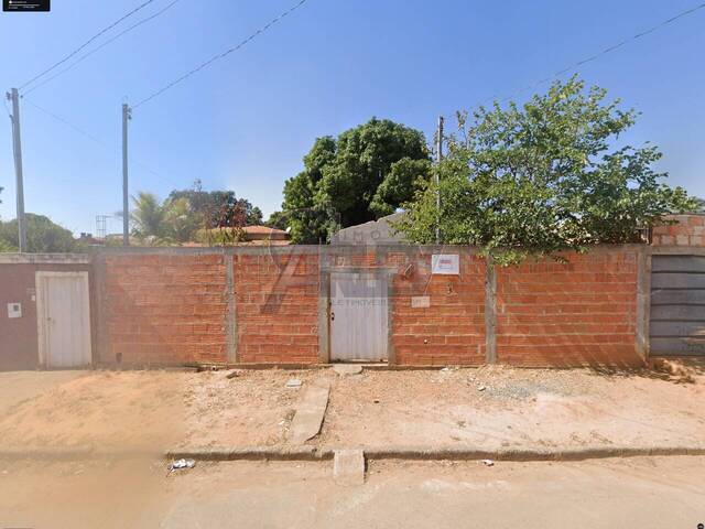 #5203 - CASA USADA / SBPE para Venda em Montes Claros - MG - 1