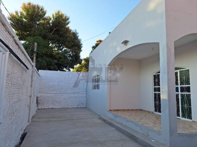 #5236 - Casa Usada para Venda em Montes Claros - MG - 2