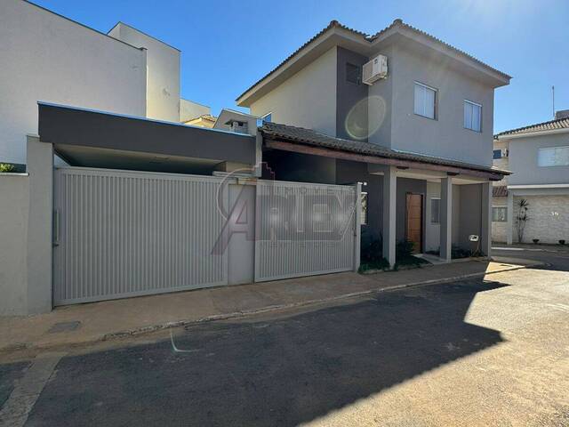 #5247 - Casa em Condominio para Venda em Montes Claros - MG - 1