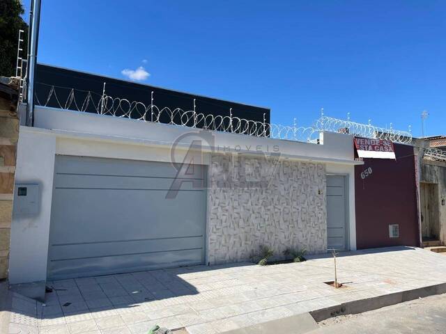 #5300 - Casa Usada para Venda em Montes Claros - MG - 2