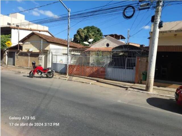 #5345 - CASA USADA para Venda em Montes Claros - MG