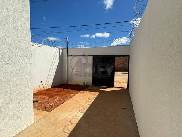 #5380 - Casa Usada para Venda em Montes Claros - MG - 2