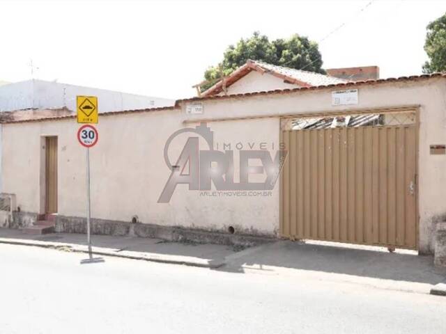 #5388 - Casa Usada para Venda em Montes Claros - MG - 1