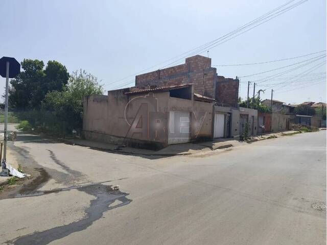 #5447 - Casa Usada para Venda em Montes Claros - MG - 1