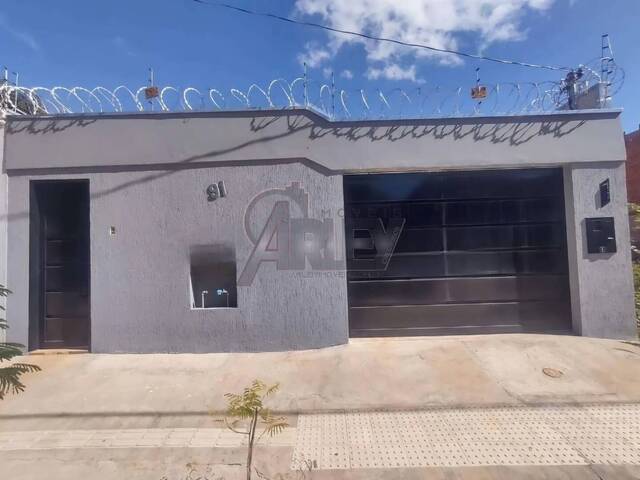 #5488 - Casa Usada para Venda em Montes Claros - MG - 1