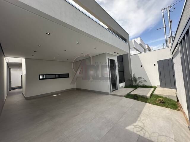 #5503 - Casa Usada para Venda em Montes Claros - MG - 2