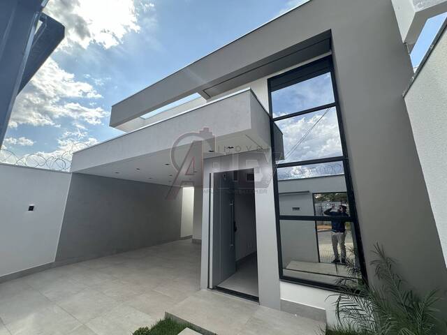 #5503 - Casa Usada para Venda em Montes Claros - MG - 1
