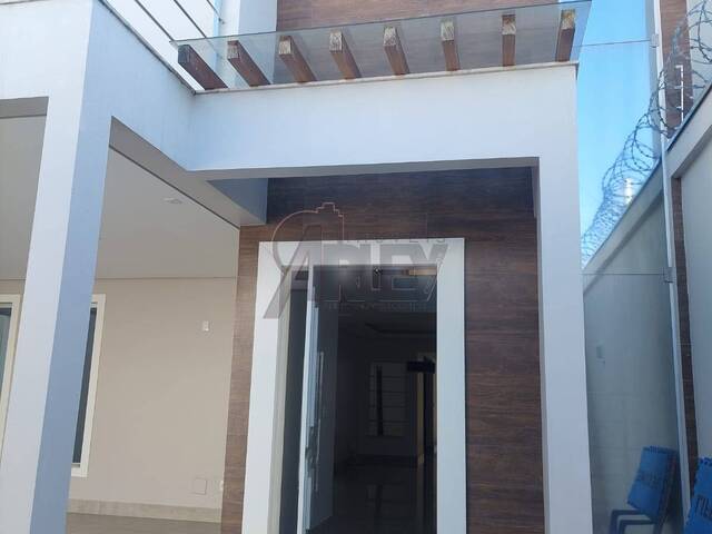 #5551 - Casa Usada para Venda em Montes Claros - MG - 2