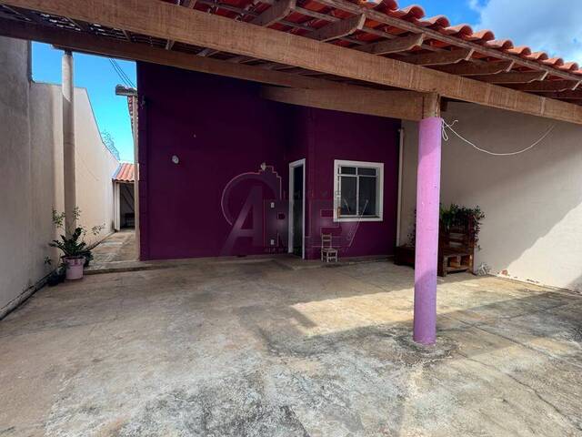 #5556 - Casa Usada para Venda em Montes Claros - MG - 2