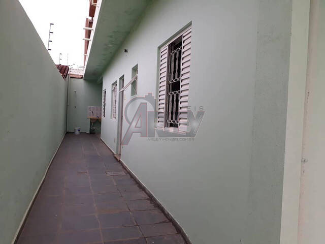 #5563 - Casa Usada para Venda em Montes Claros - MG - 2