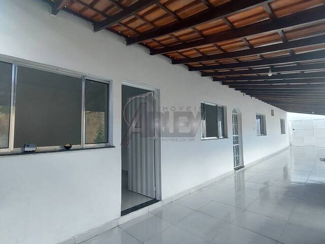 #5573 - Casa Usada para Venda em Montes Claros - MG - 2