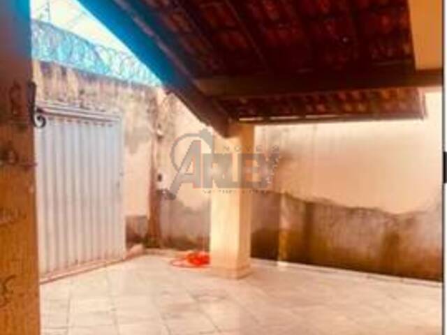 #5590 - Casa Usada para Venda em Montes Claros - MG - 2