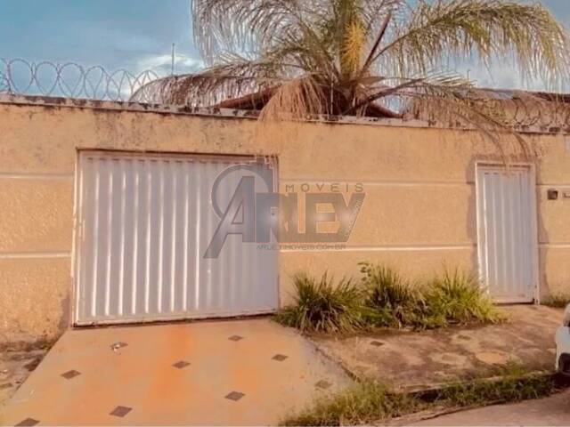 #5590 - Casa Usada para Venda em Montes Claros - MG - 1