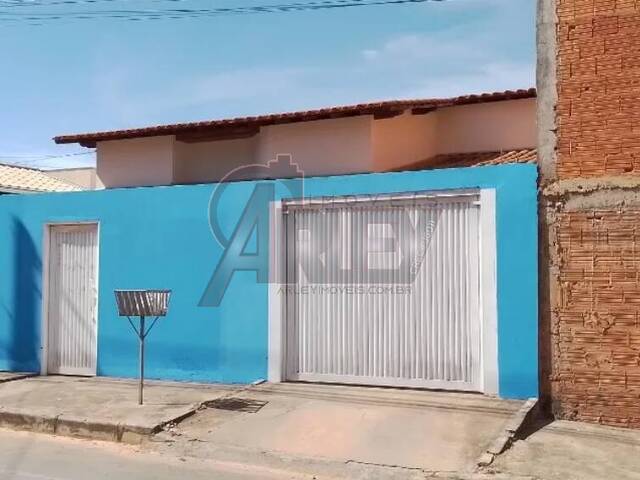 #5616 - Casa Usada para Venda em Montes Claros - MG - 2