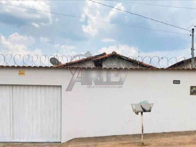 #5618 - Casa Usada para Venda em Montes Claros - MG - 2