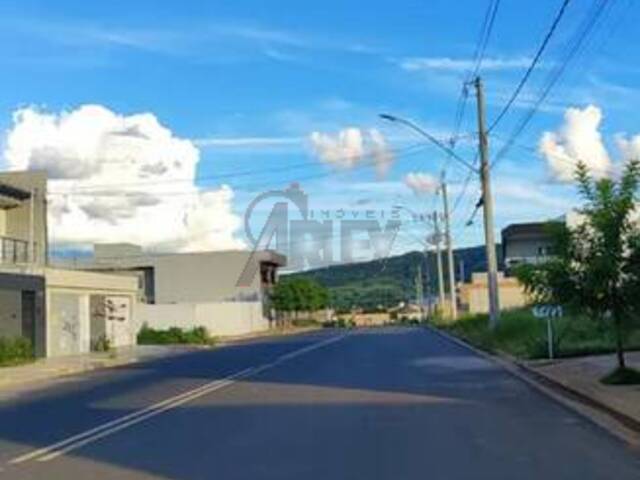 #5677 - Lote Particular para Venda em Montes Claros - MG - 2