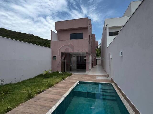 #5739 - CASAS ALTO PADRÃO para Venda em Montes Claros - MG - 2