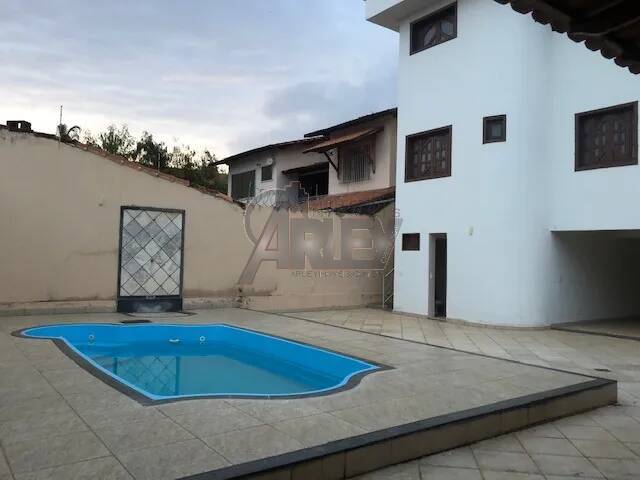 #5811 - Casa Usada para Venda em Montes Claros - MG - 2