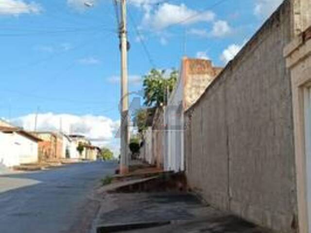 #5866 - LOTES PARTICULAR para Venda em Montes Claros - MG - 2
