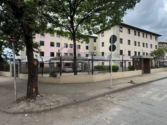 #5856 - APARTAMENTO USADO para Venda em Montes Claros - MG - 2