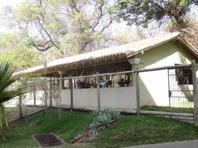#5886 - APARTAMENTO USADO para Venda em Montes Claros - MG - 2