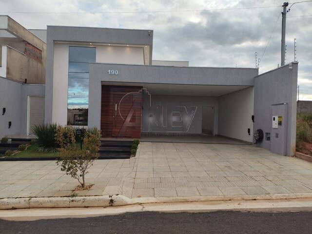 #5900 - CASA EM CONDOMINIO para Venda em Montes Claros - MG - 1