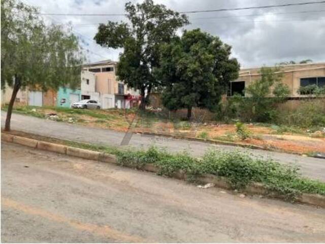 #5905 - LOTES PARTICULAR para Venda em Montes Claros - MG - 2