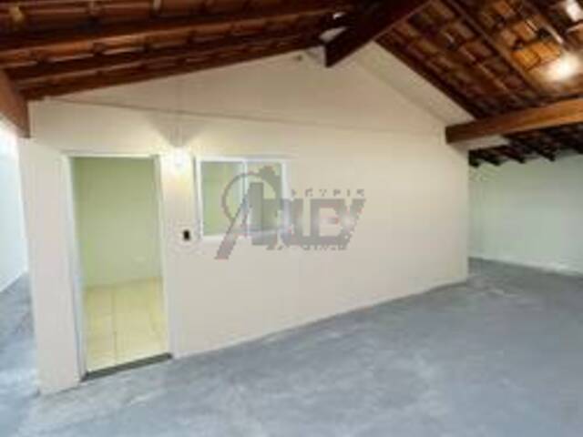 #6044 - CASA USADA / SBPE para Venda em Montes Claros - MG - 1
