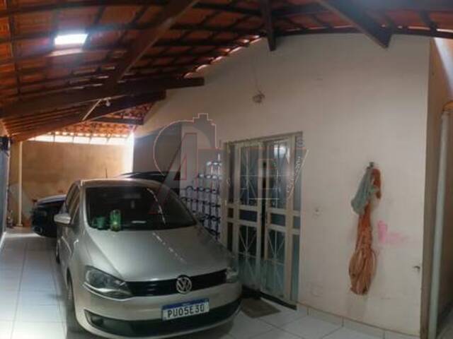 #6046 - CASA USADA / SBPE para Venda em Montes Claros - MG - 1