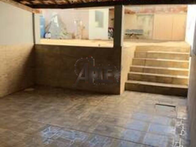 CASAS USADA / SBPE para Venda em Montes Claros - 5