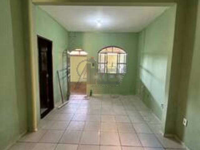 CASAS USADA / SBPE para Venda em Montes Claros - 5