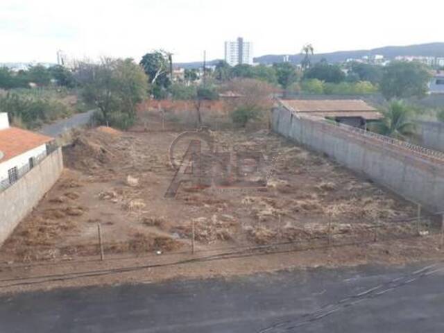 #6097 - LOTES PARTICULAR para Venda em Montes Claros - MG - 2
