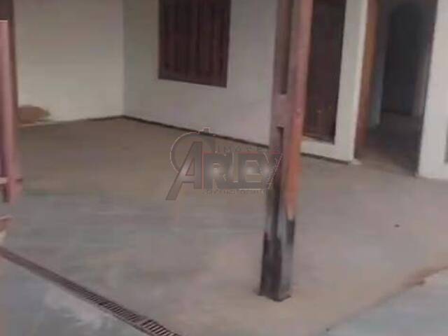 #6107 - CASA USADA / SBPE para Venda em Montes Claros - MG - 1