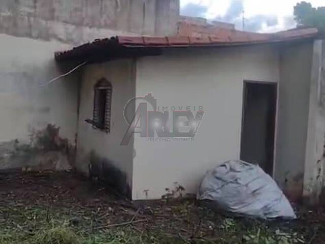 CASAS USADA / SBPE para Venda em Montes Claros - 4