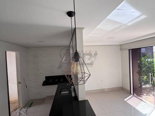 #6124 - CASA USADA / SBPE para Venda em Montes Claros - MG - 1