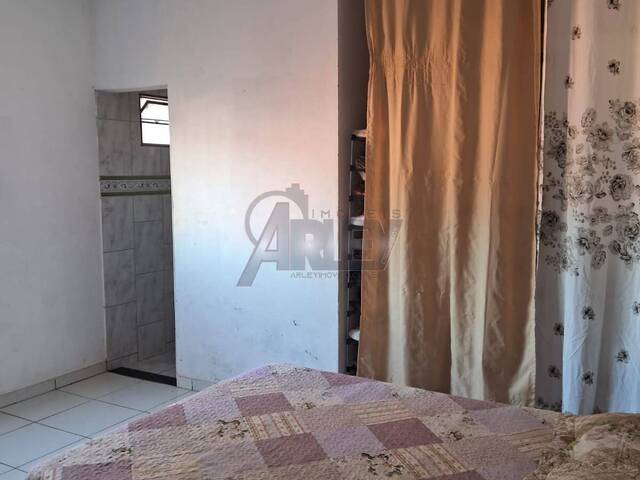 #6127 - CASA USADA / SBPE para Venda em Montes Claros - MG - 3